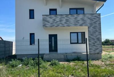 Casa semifinisata 120mp utili teren 700mp ingradit Decebal - Vetis - 1