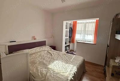 De vanzare apartament cu 4 camere, 2 balcoane, 2 boxe, etajul 2