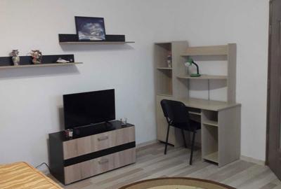 Garsonieră decomandată în Central - 2