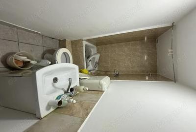 Spațiu comercial, de 40 mp, în Central - 4