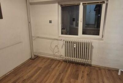 Apartament cu 3 camere semidecomandat în Dristor - 9