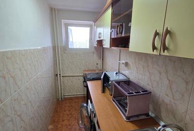 Trapezului, chiar la metrou 1 Decembrie 1918,, bloc mixt, reabilitat - 2