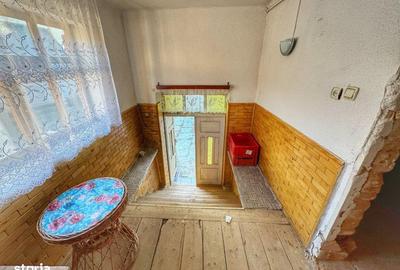 Casă cu 3 camere cu Teren 351 Mp în Sadu - 1