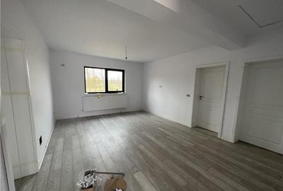 Casa 4 camere , 450 mp teren, beci, canalizare, Miroslava - 3