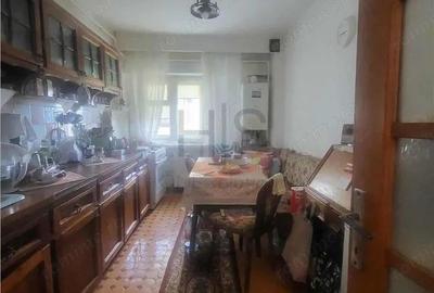 Apartament 3 Camere, Decomandat, zona Piata Moldovei - 2