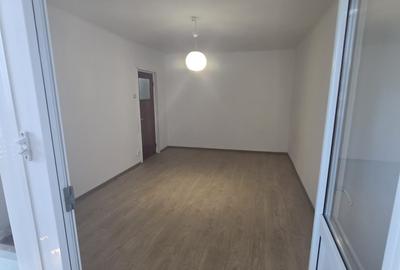 3 camere,  metrou Drumul Taberei, Valea Ialomitei, al Lunca Siretului, nr 10 - 3
