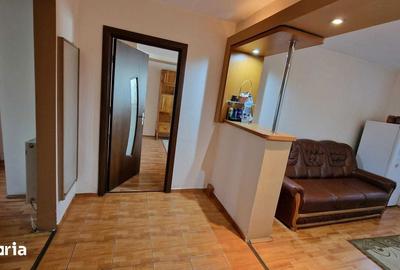 Apartament cu 3 camere decomandat în Craiovița Nouă - 4