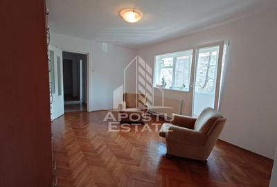 Apartament cu 3 camere semidecomandat, mobilat în Circumvalațiunii - 6
