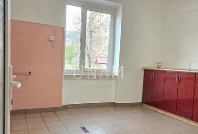 Spațiu comercial, de 28 mp, în Central