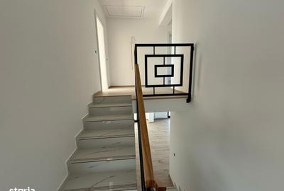 Casă cu 5 camere cu Teren 490 Mp în Păulești - 12