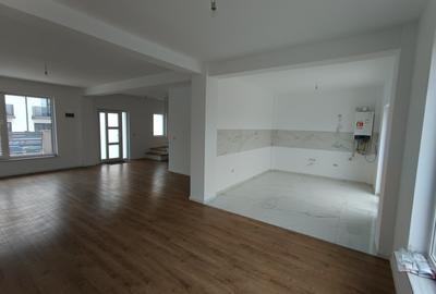 Duplex cu 4 camere cu Canalizare în Valea Lupului - 2