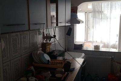 Apartament cu 2 camere semidecomandat în Micro 9 - 15
