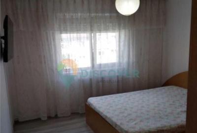 Zona Milcov , 3 camere decomandate , modelul cu 2 bai , 77.0 - 3