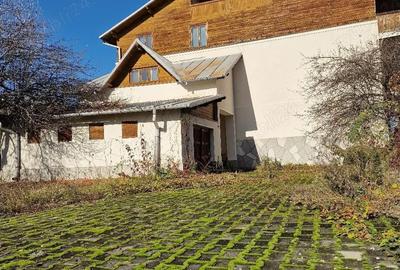 Casă cu 6 camere cu Teren 3659 Mp în Breaza de Sus - 3
