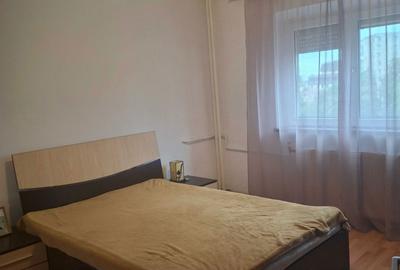 Apartament cu 3 camere decomandat în 13 Septembrie - 7