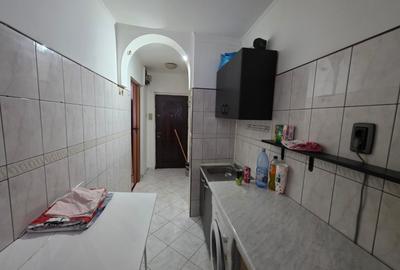 Garsonieră decomandată, mobilată în Dristor - 9