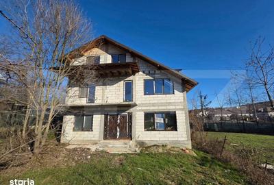 Casă cu 9 camere cu Teren 500 Mp în Tineretului - 4