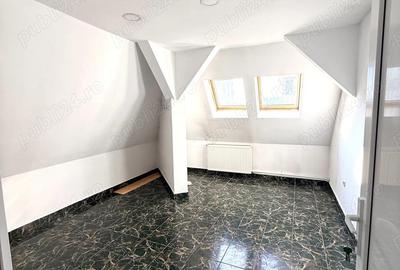 Spațiu comercial, de 250 mp, în Central - 8