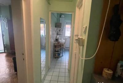 Garsonieră decomandată în 1 Mai - 12