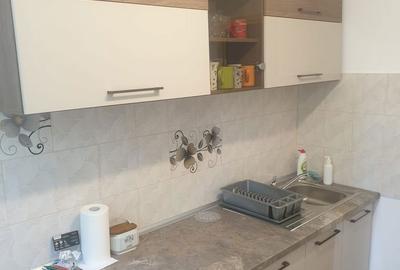Apartament cu 3 camere semidecomandat, mobilat în Berceni - 6