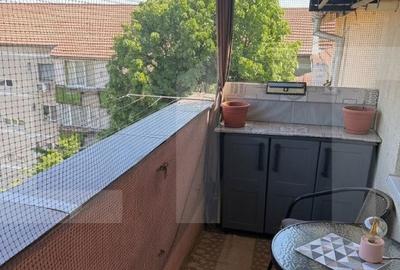 Apartament cu 3 camere decomandat în Buziașului - 8