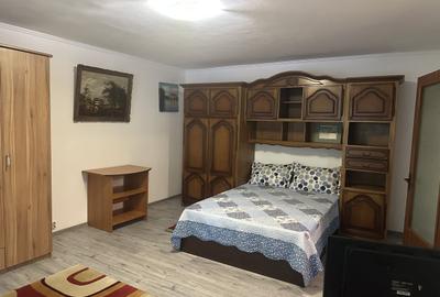 Garsonieră decomandată în Uverturii - 3
