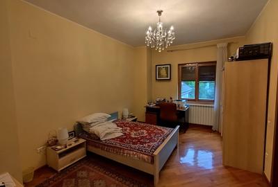 Casă cu 8 camere cu Canalizare în Dorobanți - 9