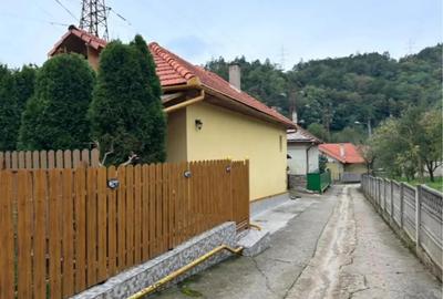 Casă cu 5 camere în Central - 1