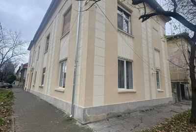 Apartament 1 camera zona Balcescu,langa Hotel Perla cu intrare prin curte privata si boxa ! - 1