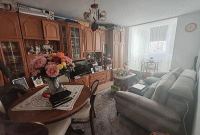 Apartament 4 camere de vanzare zona Favorit - 1