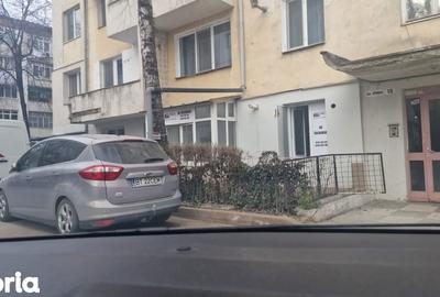 Spațiu comercial, de 50 mp, în Central