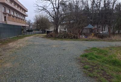 Teren Construcții intravilan de 1750 mp, în Central - 13