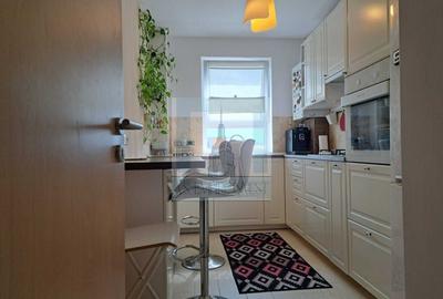 Apartament cu 3 camere decomandat, mobilat în Tractorul - 4