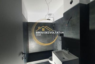 Apartament cu 3 camere decomandat în Titan
