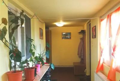 Casă individuală cu 4 camere cu Canalizare în Rahova