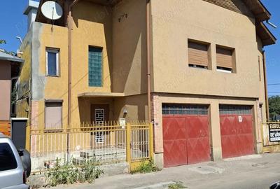 Comision cumparator 0% , Casa parter cu etaj si teren 430mp. - 2