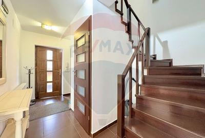 Casă / Vilă cu 5 camere de închiriat - 7