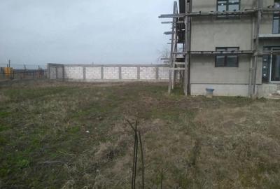 Casă cu Teren 1093 Mp în Central - 3