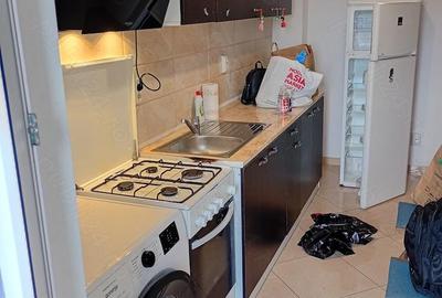 Garsonieră decomandată în Roșu - 4