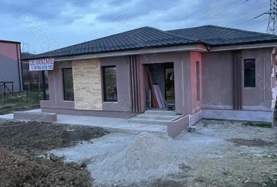 Casă cu Teren 600 Mp în Central - 3