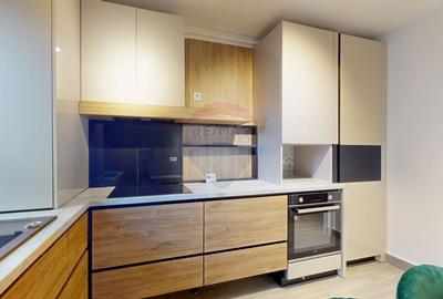 Apartament cu 3 camere decomandat în Tractorul - 8