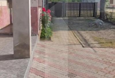 Casă cu 4 camere cu Teren 711 Mp în Vladimirescu