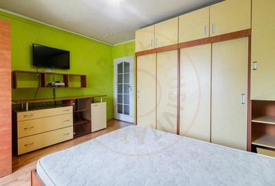 Apartament cu 3 camere decomandat, mobilat în Sebastian