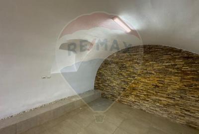 SPATIU COMERCIAL - zona Centrul Vechi - 5