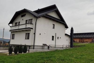 Casă cu 4 camere în Roșu - 8