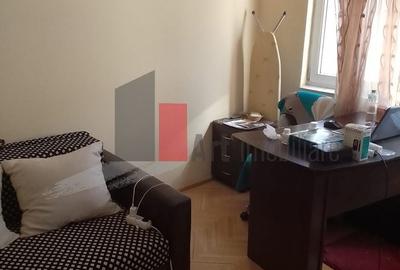 Apartament cu 3 camere decomandat în Valea Ialomiței - 4