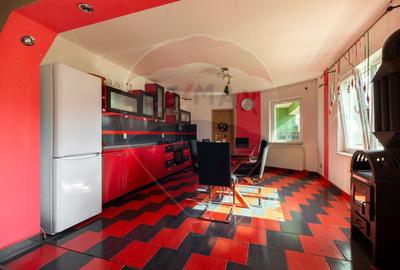 Casă cu 5 camere cu Teren 435 Mp în Central - 4