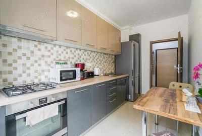 Apartament cu 3 camere decomandat în Panduri - 2