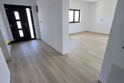 Casă cu 3 camere în Central - 4