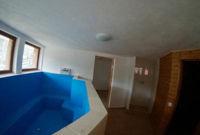 Casă cu 5 camere cu Teren 1585 Mp în Central - 9